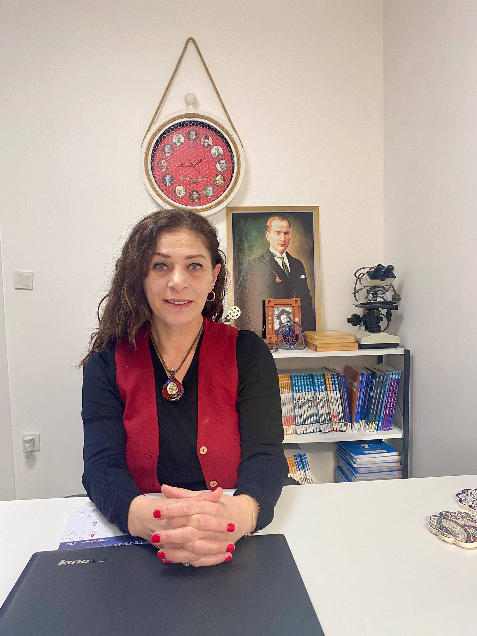 Kurucu Müdür Sonay Açık